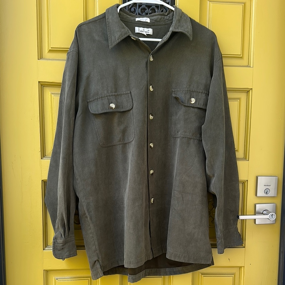 Green Lightweight Shirt Jacket with Collared Neckline